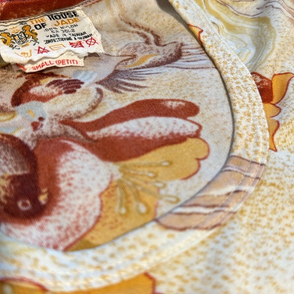 HOUSE of JADE vintage print t-shirt ladies size small 100% nylon super trendy - Picture 4 of 4